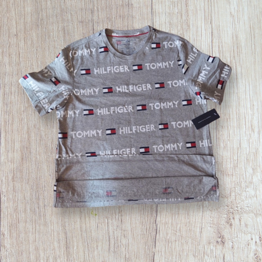 Tommy hilfiger men's t-shirt Size M